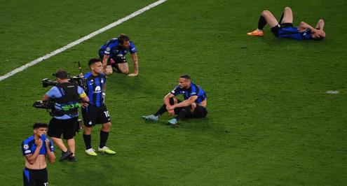 5 ألقاب ضائعة.. الكرة الإيطالية تغرق في 15 يوما (فيديو)